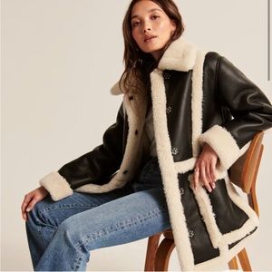 Abercrombie & Fitch Black Oversized Sherpa-Lined Vegan Leather Coat Size M